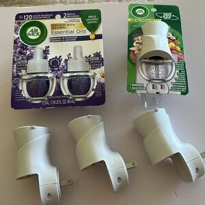 Air Wick 2 Lavender & Chamomile Oil Refills and 4 Warmers - BRAND NEW